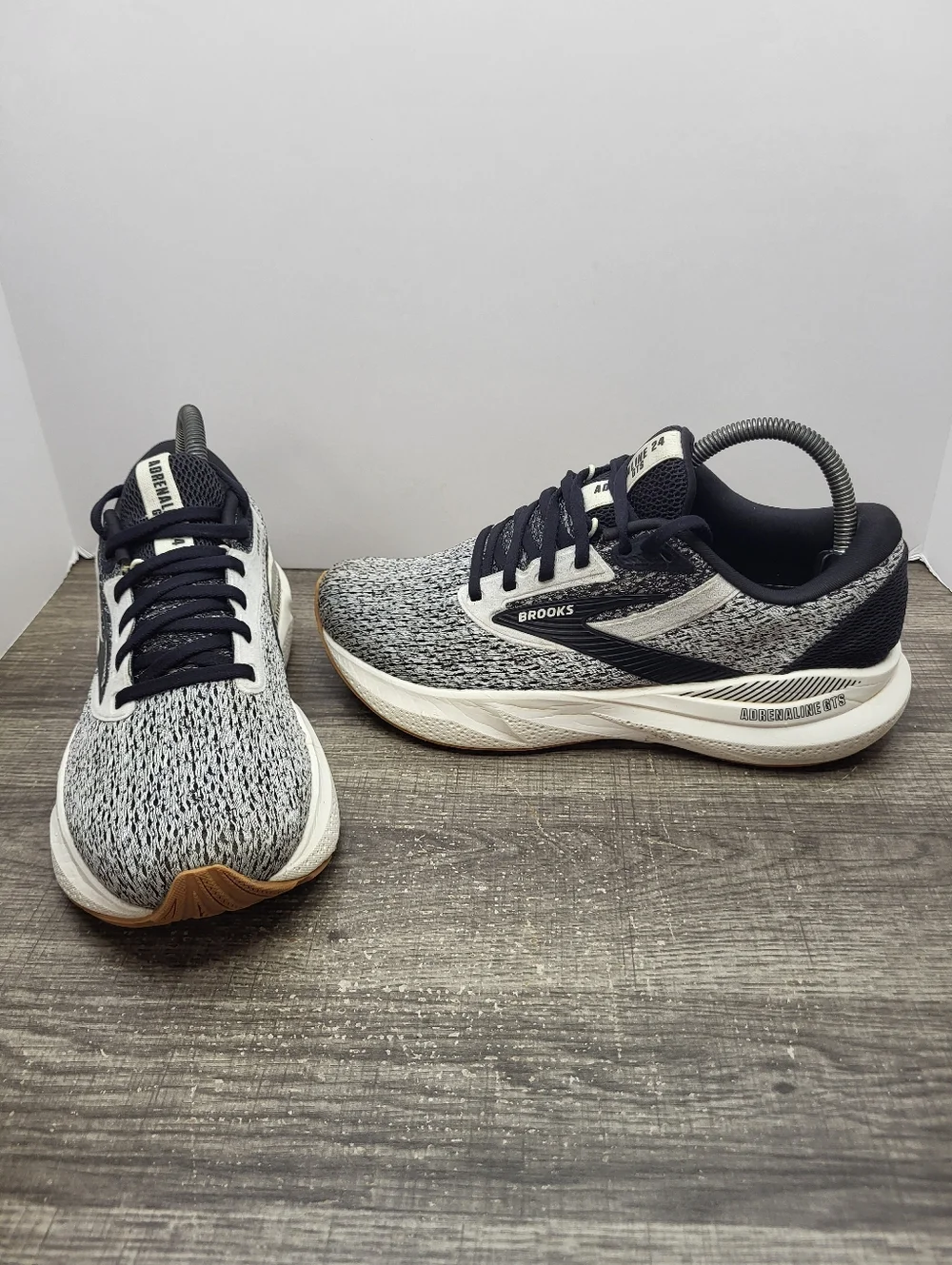 Brooks Adrenaline 24 Women's Size 8.5 B (Medium) Running Shoes